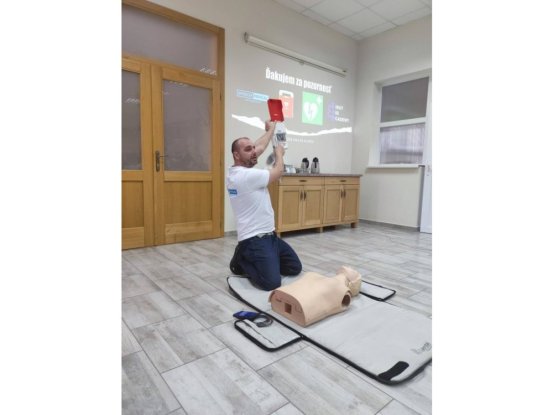 aed defibrilator cardioaid 1 360 j spencer medical nejmodernejsi defibrilator 6