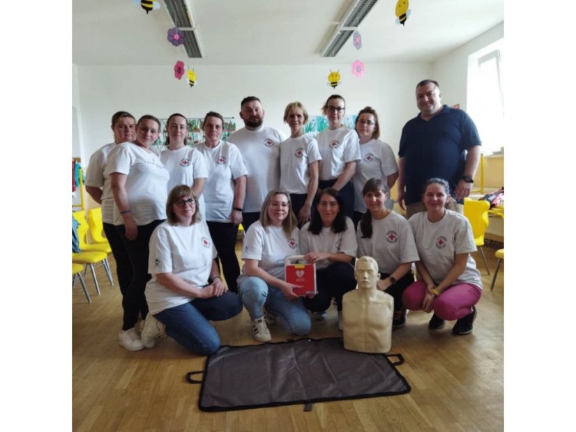 aed defibrilator cardioaid 1 360 j spencer medical nejmodernejsi defibrilator 9