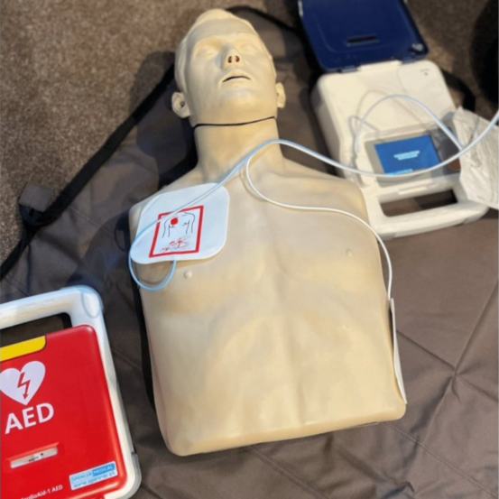 Nejprodávanější AED defibrilátor roku 2024